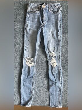 Hollister Super Skinny Jeans